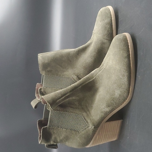Green Western Ankle Boots Everly Suede Slip-on Shoes Ortholite 9.5 - Picture 2 of 16